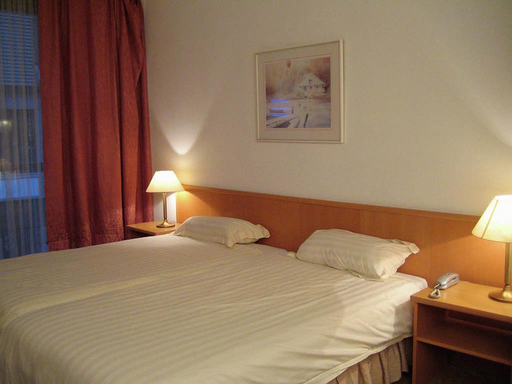 Hotel Keyserlei Antuérpia Quarto foto